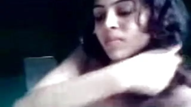 सड़क हिंदी सेक्सी बीएफ मूवी के किनारे मैकेनिक, और उसकी सौतेली कन्या