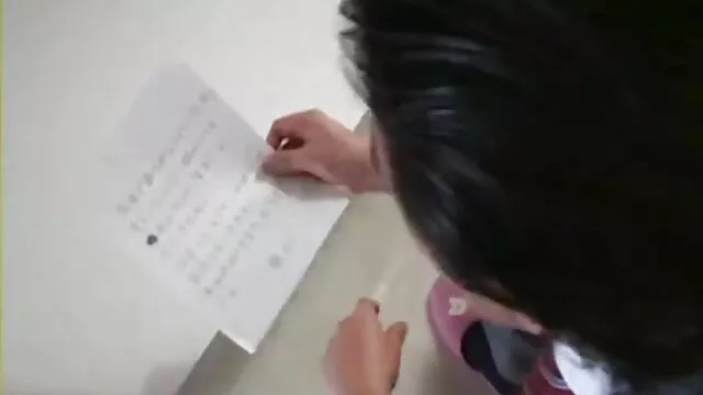 पहला डिक मरोड़ते सबक के सनी लियोन का बीएफ एचडी मूवी लिए रखती है