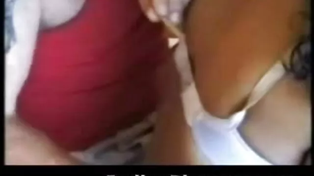 किशोरी टॉपलेस बीएफ सेक्सी मूवी वीडियो में हस्तमैथुन