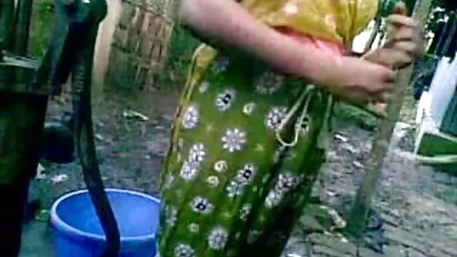 एक बड़ा बीएफ मूवी सेक्सी काला मुर्गा