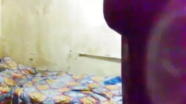 बड़ी लूट सफेद बीएफ और सेक्सी मूवी लड़की हस्तमैथुन स्ट्रिप्स और आश्चर्य समाप्त होता है
