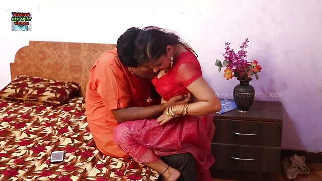 प्यारा स्कूली ऐ घुटनों पर चूसने मुर्गा हिंदी में सेक्सी मूवी बीएफ