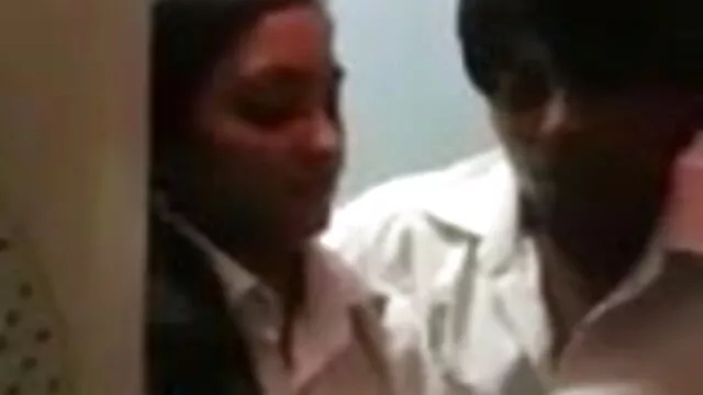 एशियाई बेब हो जाता है बीएफ ब्लू मूवी कुछ कट्टर कमबख्त