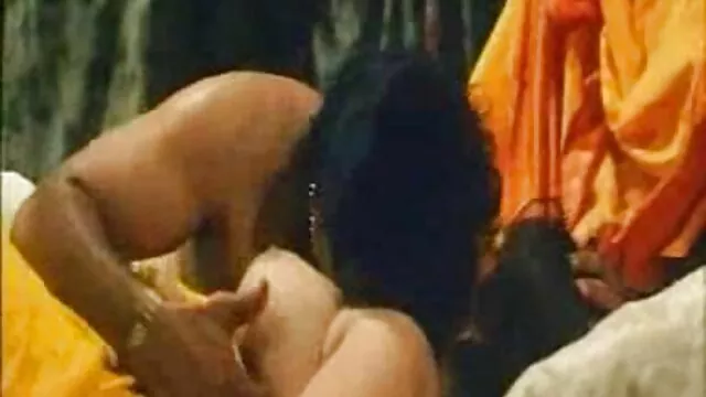 लिटिल रेड हिंदी बीएफ सेक्सी मूवी फुल एचडी राइडिंग हूड नायलॉन पैर से पता चलता है