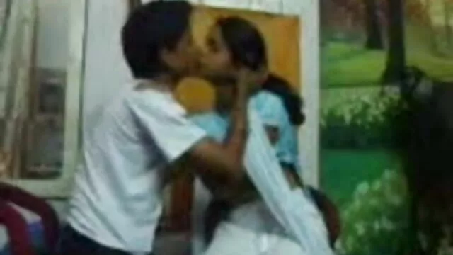 सेक्सी बेब बीएफ सेक्सी मूवी फुल एचडी में उसे दो बार सह बनाता है